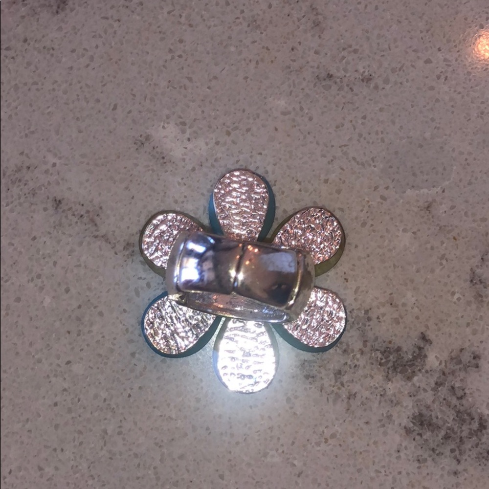 flower statement ring - Picture 2 of 2